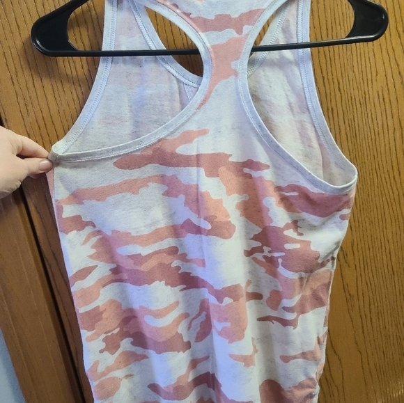 Nike  camo tank top - Picture 4 of 7